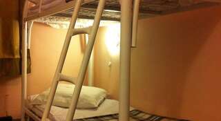Гостиница А 54 Hostel Новосибирск Кровать в общем 6-местном номере для женщин-2